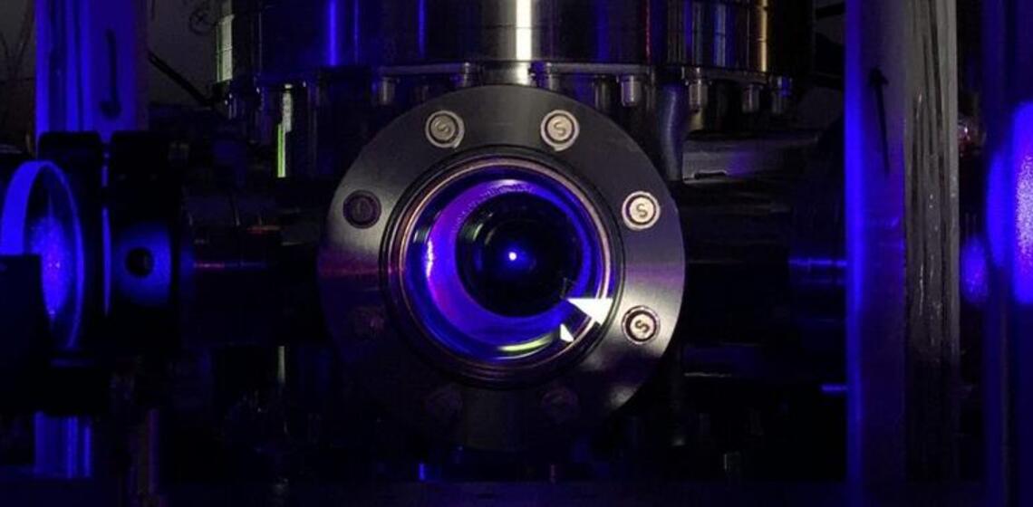 Strontium 88 trapped in a magneto-optical trap