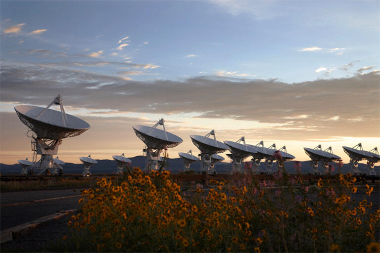 Very Large Array telescopes in a row